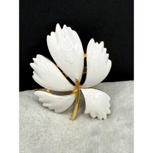 Vintage Enamel Brooch‎ Leaf Gold Tone White Signed